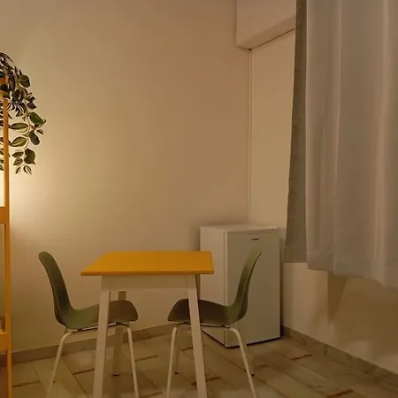 Metro Libia Studio Flat *