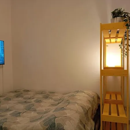 Metro Libia Studio Flat *