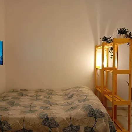 Διαμέρισμα Metro Libia Studio Flat
